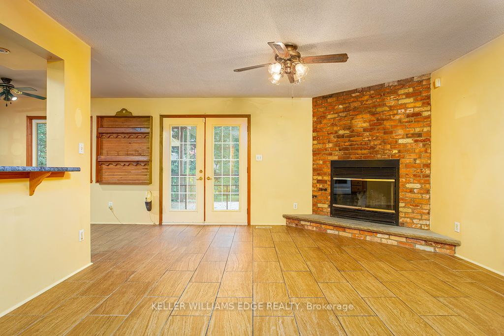 271 Park Street W