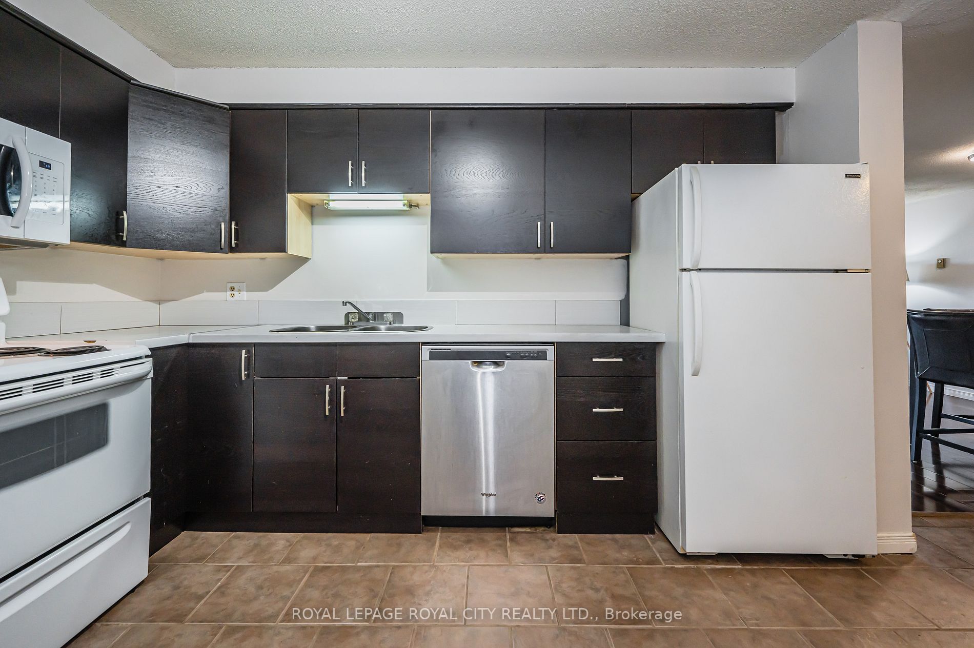 55 Green Valley Drive E, #209