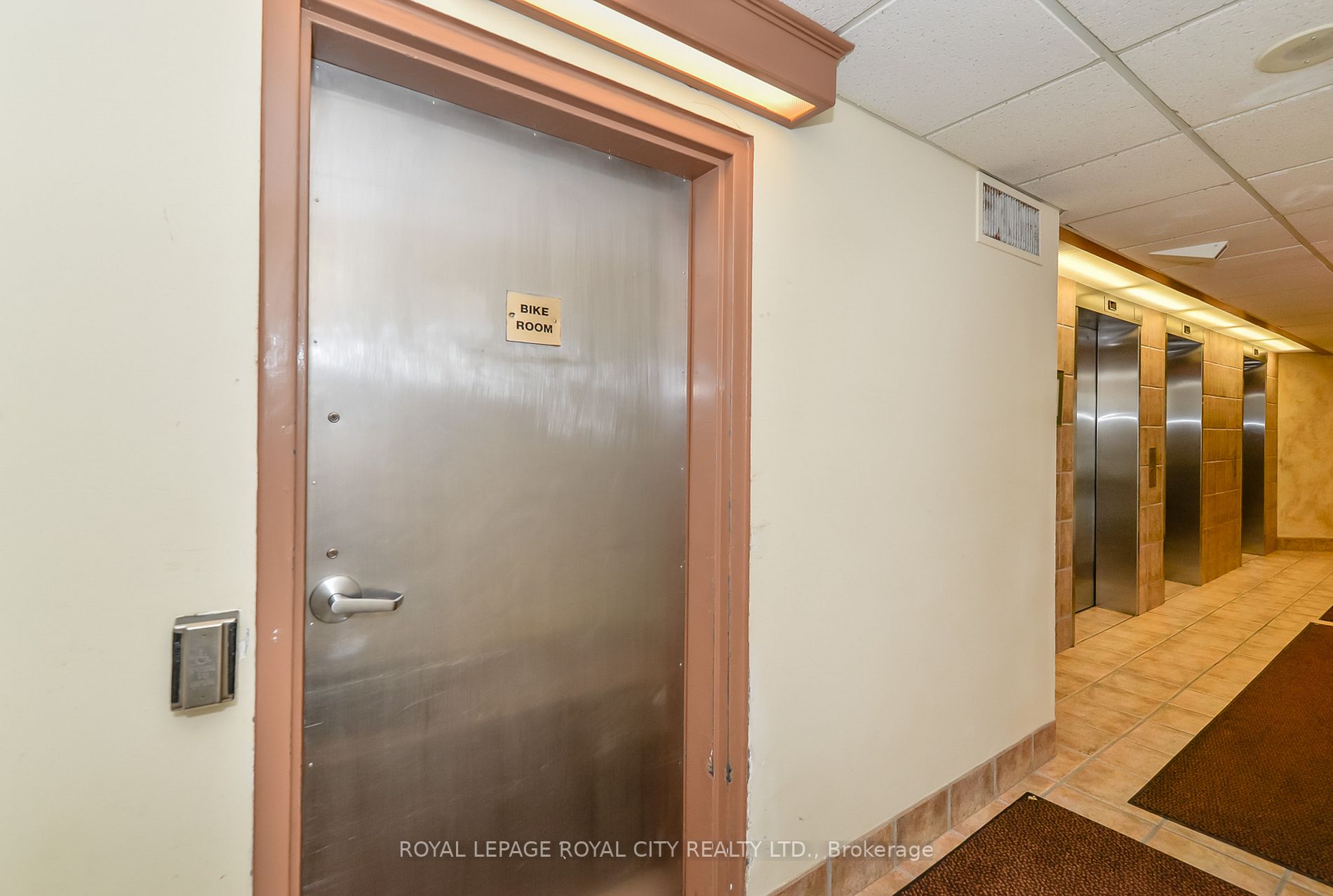 55 Green Valley Drive E, #209