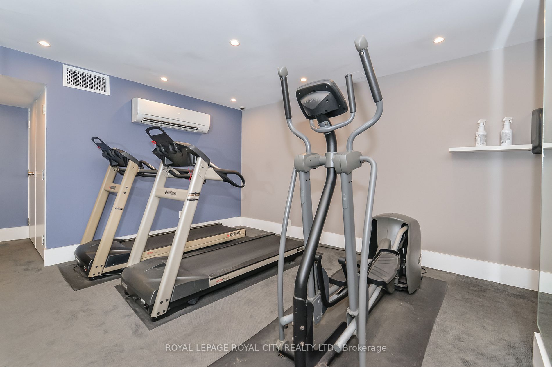 55 Green Valley Drive E, #209