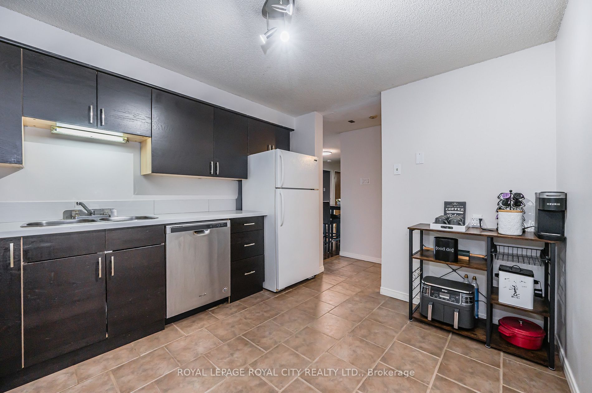 55 Green Valley Drive E, #209