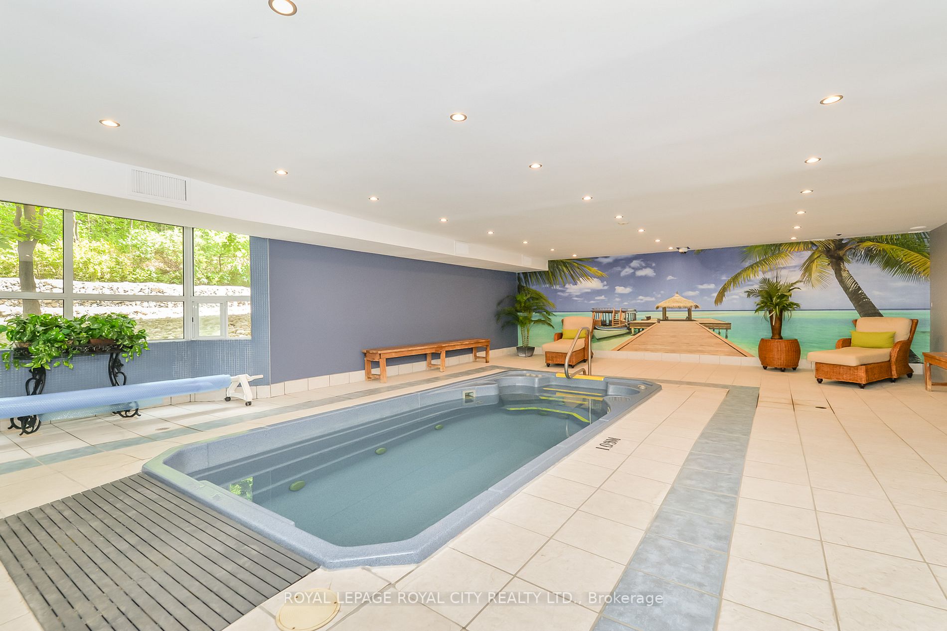 55 Green Valley Drive E, #209