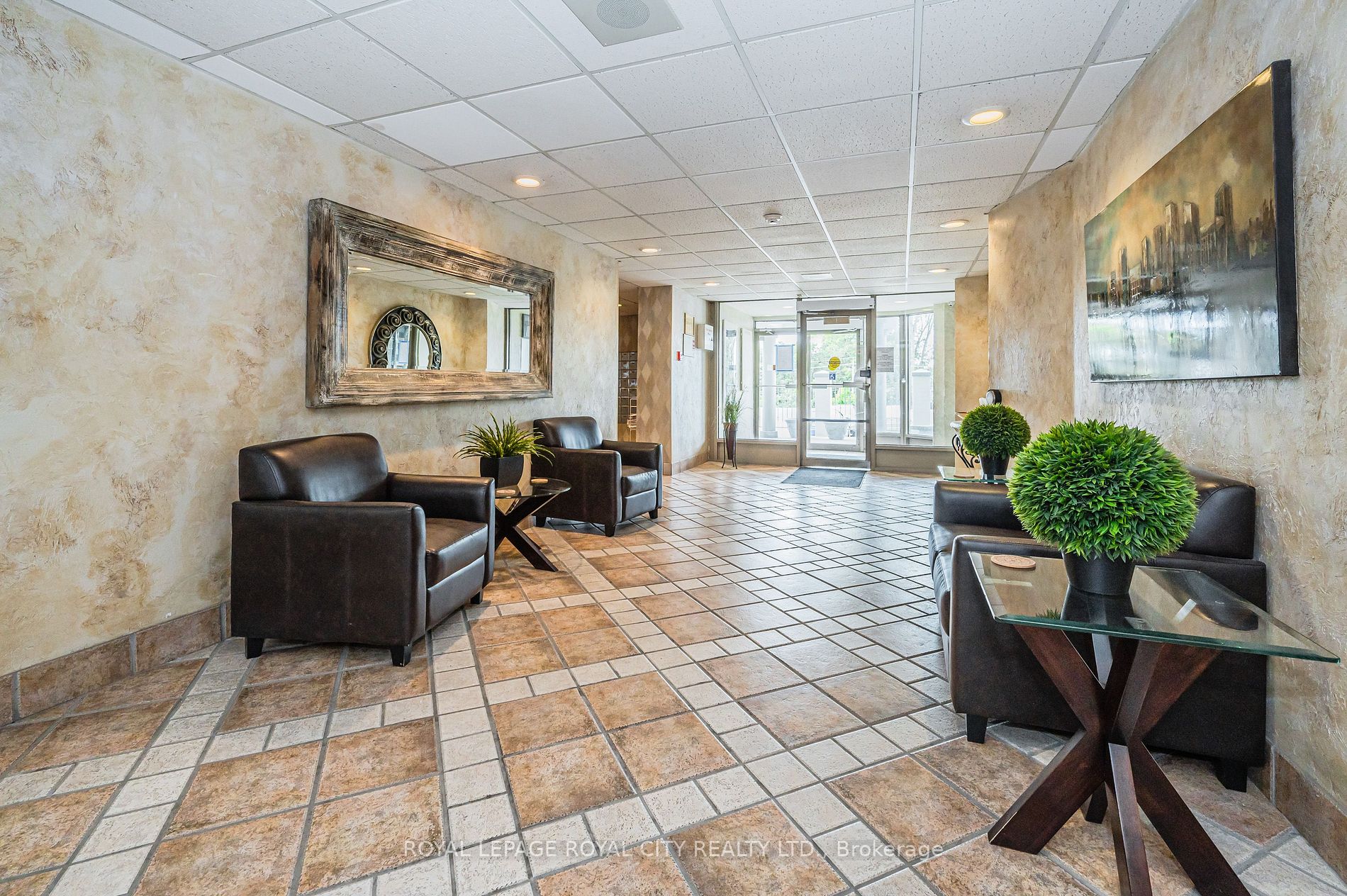 55 Green Valley Drive E, #209