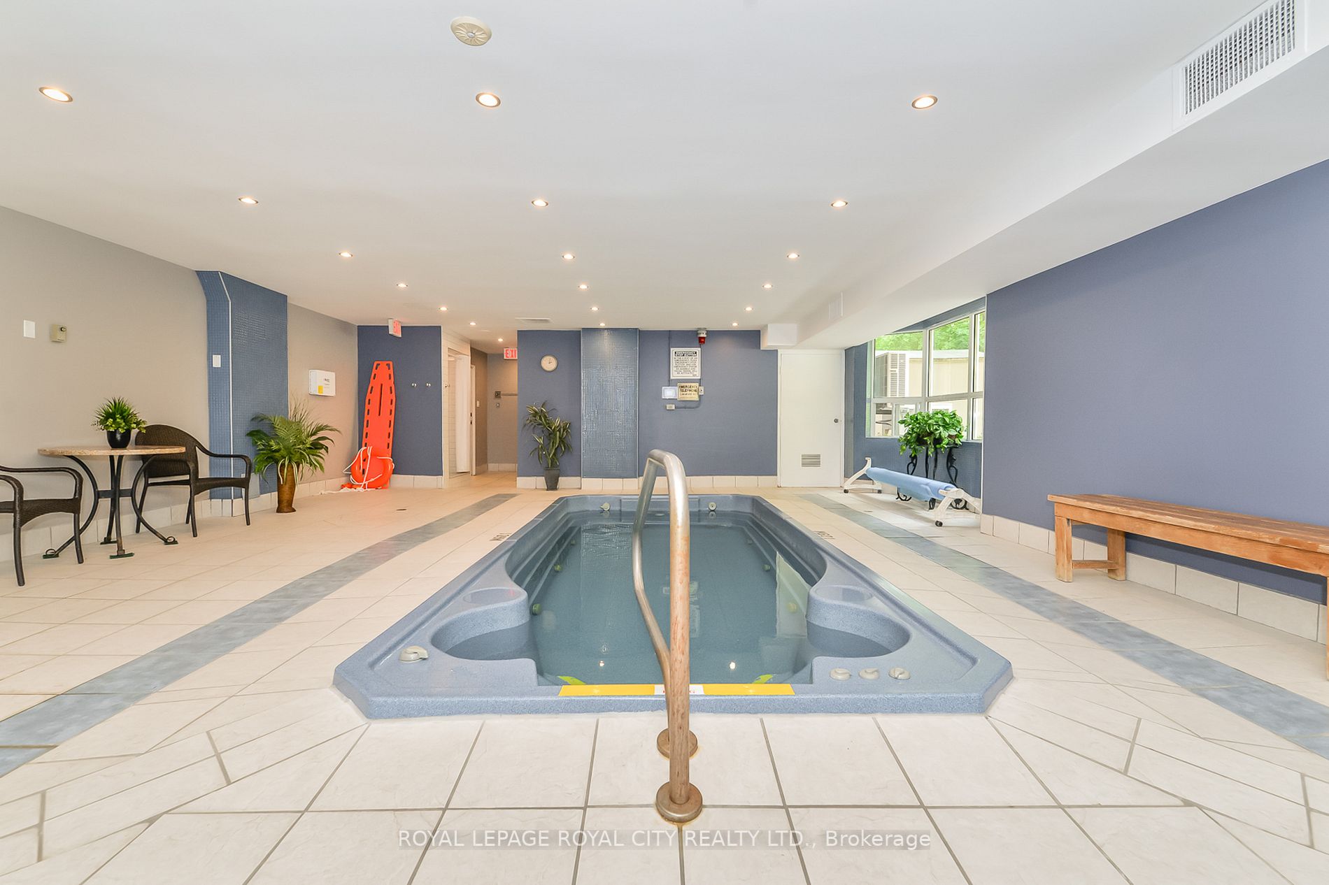 55 Green Valley Drive E, #209