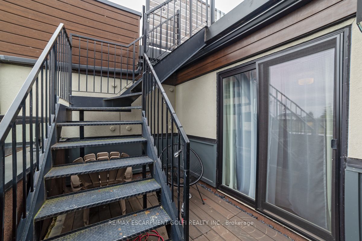 35 Midhurst Heights, #22