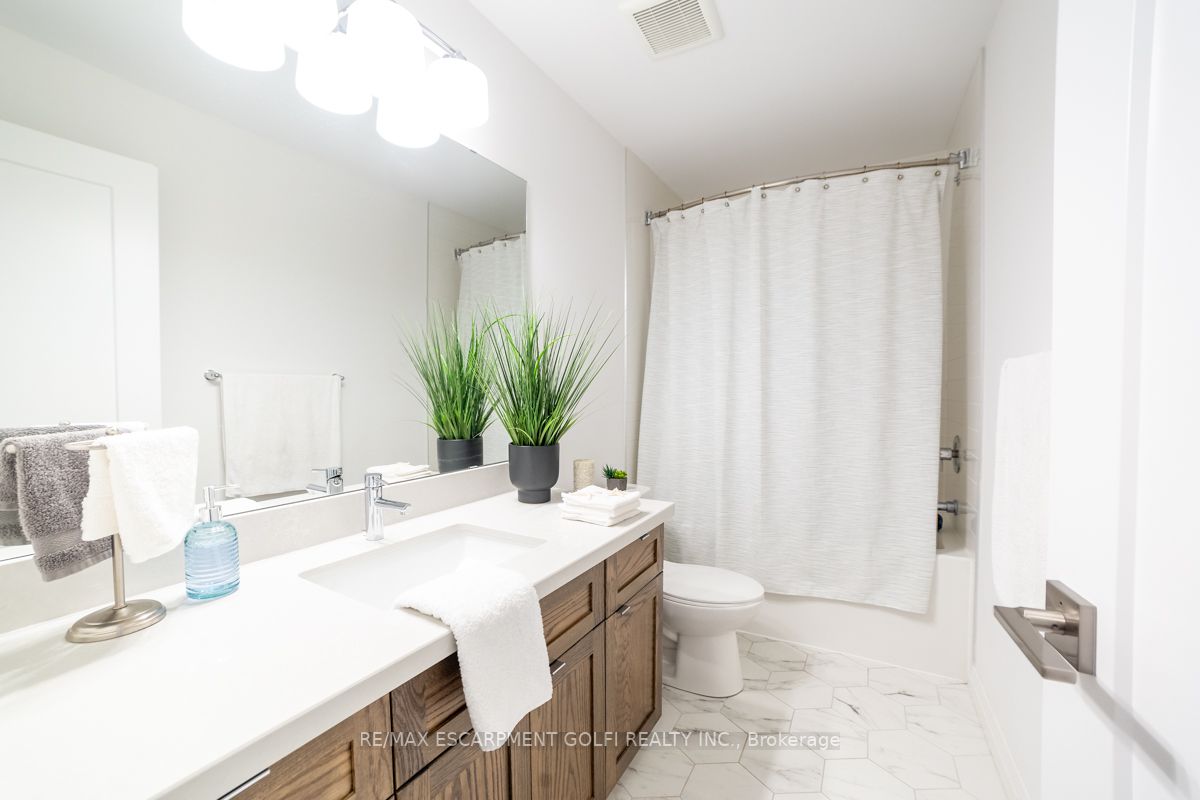 35 Midhurst Heights, #22