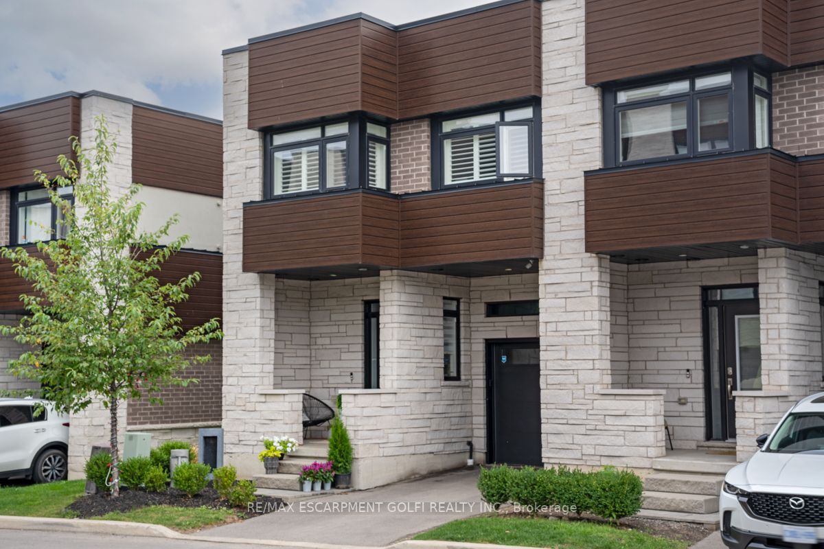 35 Midhurst Heights, #22