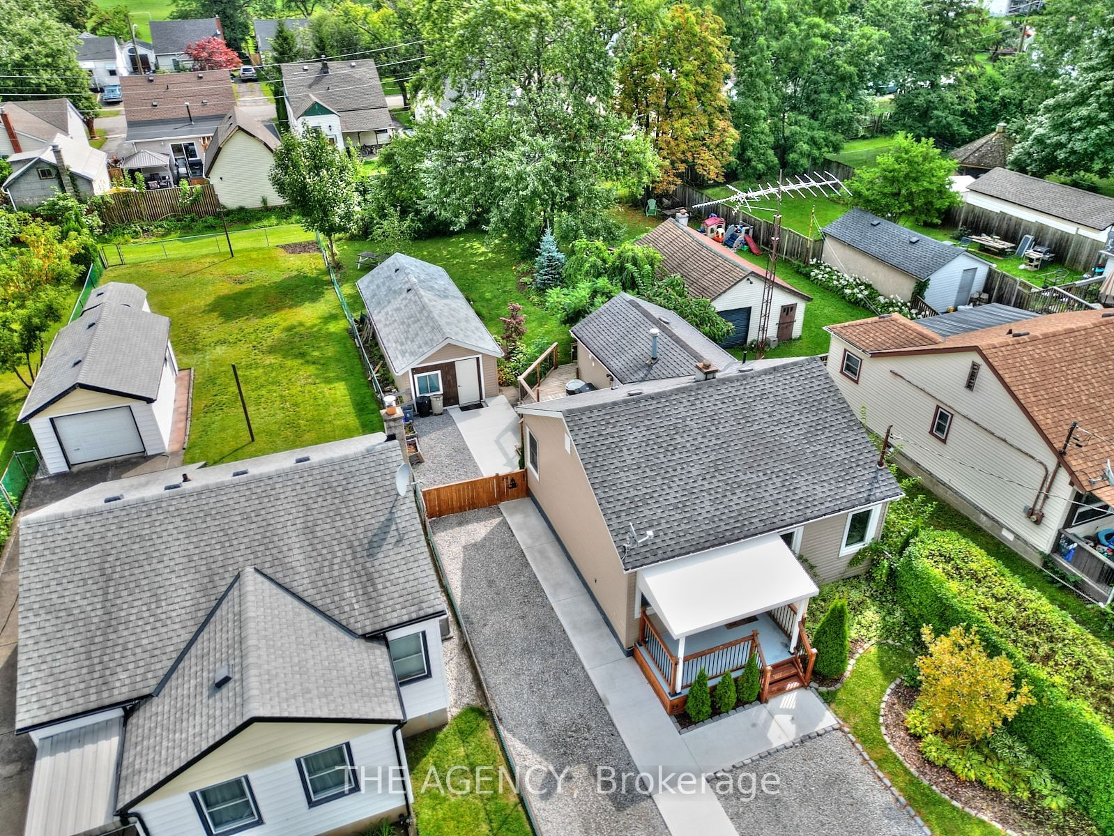 24 Keele St