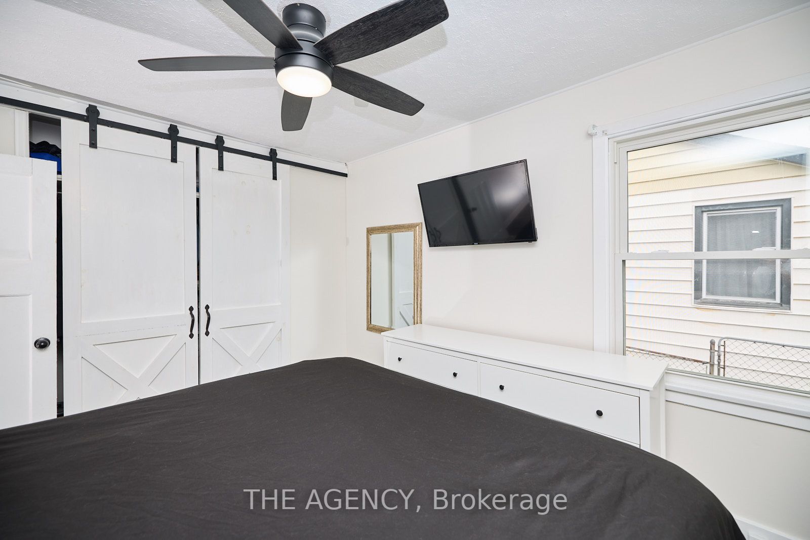 24 Keele St