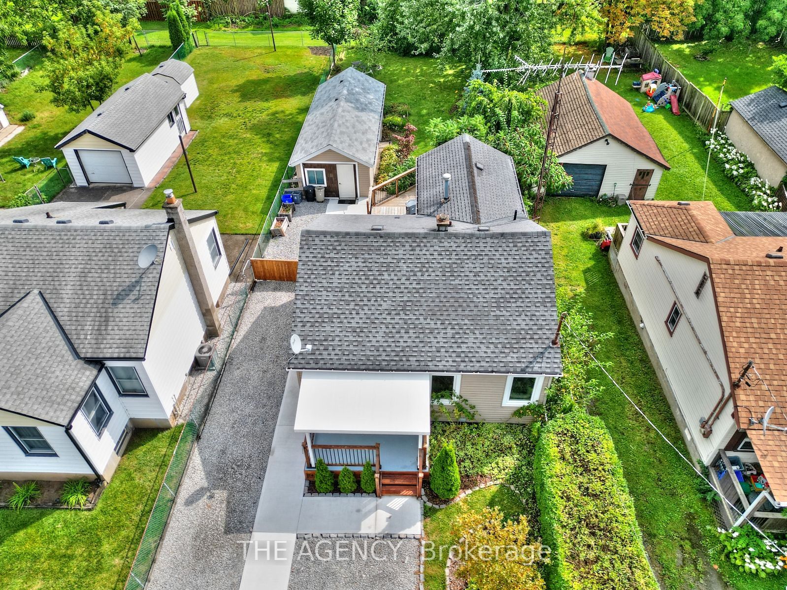 24 Keele St