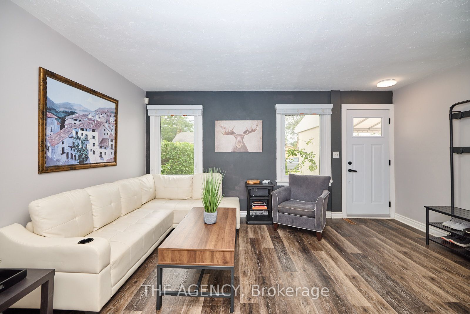 24 Keele St