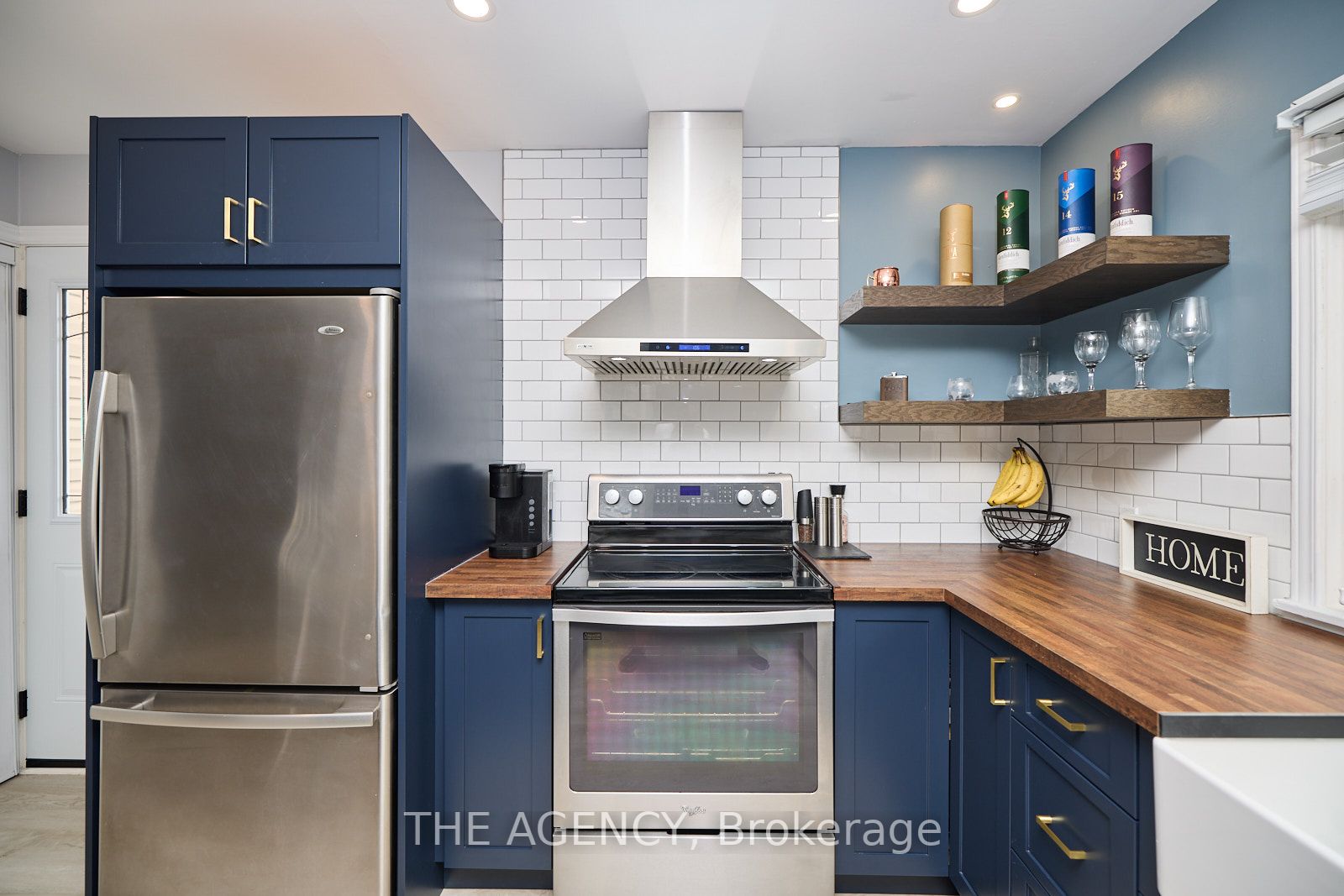 24 Keele St