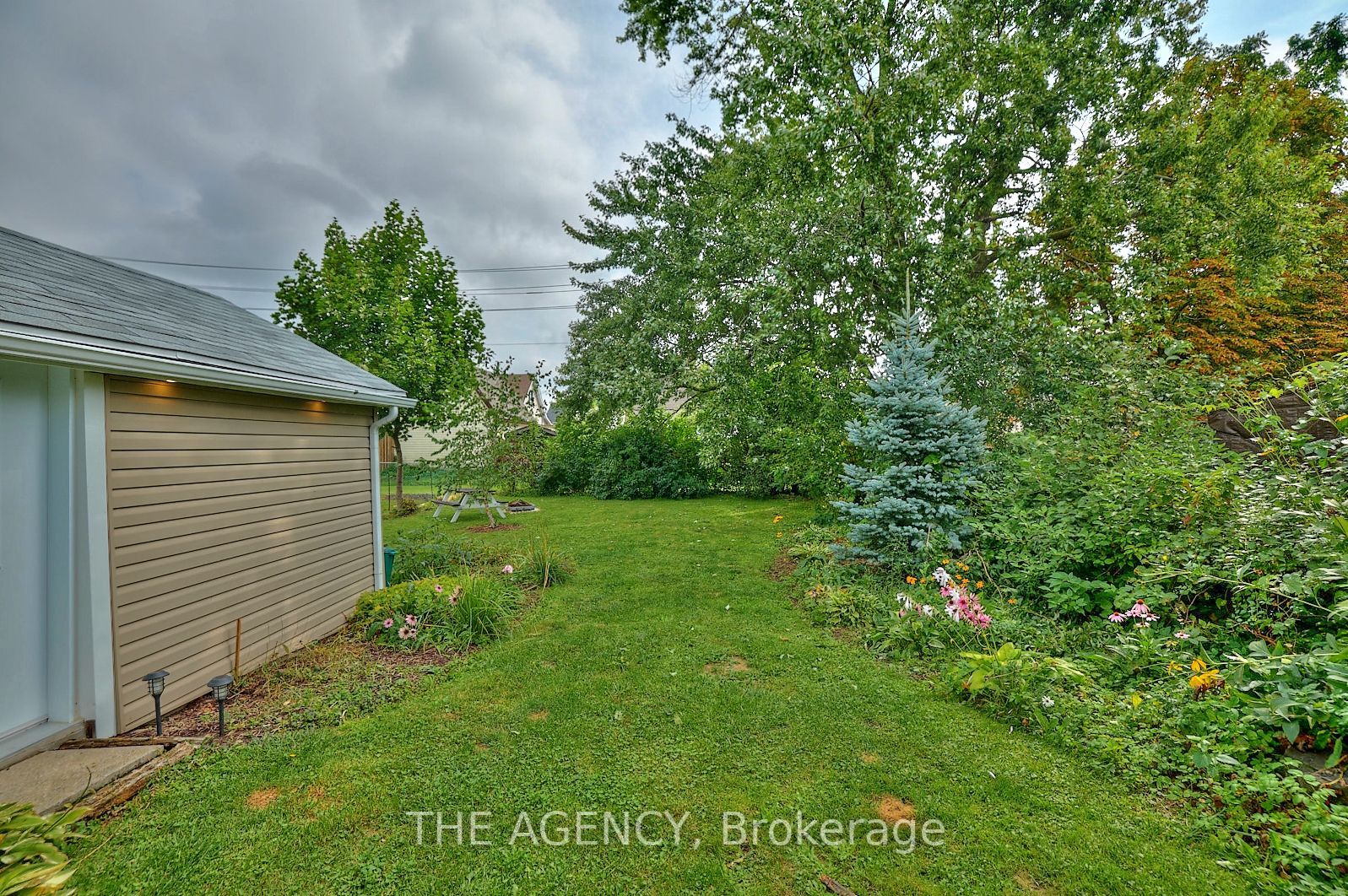 24 Keele St