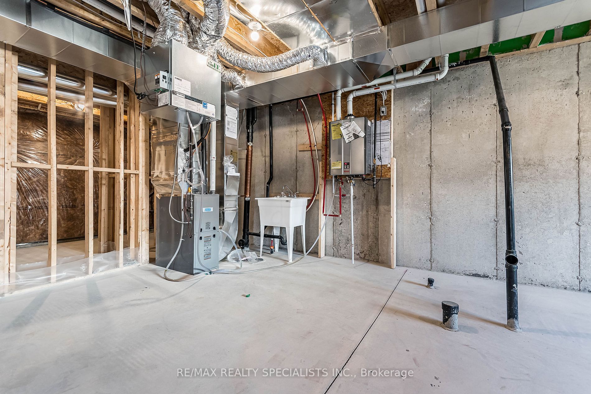 4311 MANN Street, #14