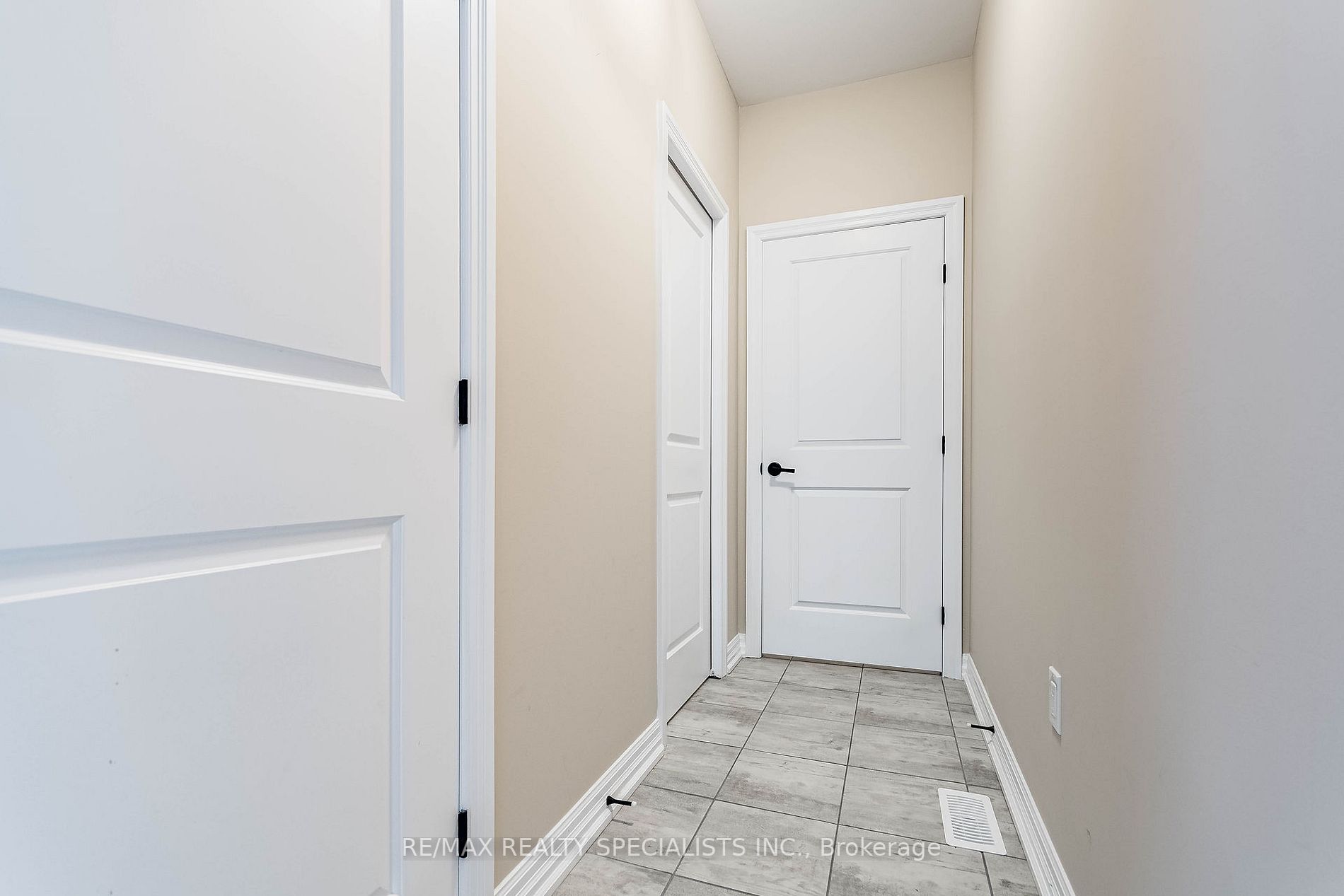 4311 MANN Street, #14