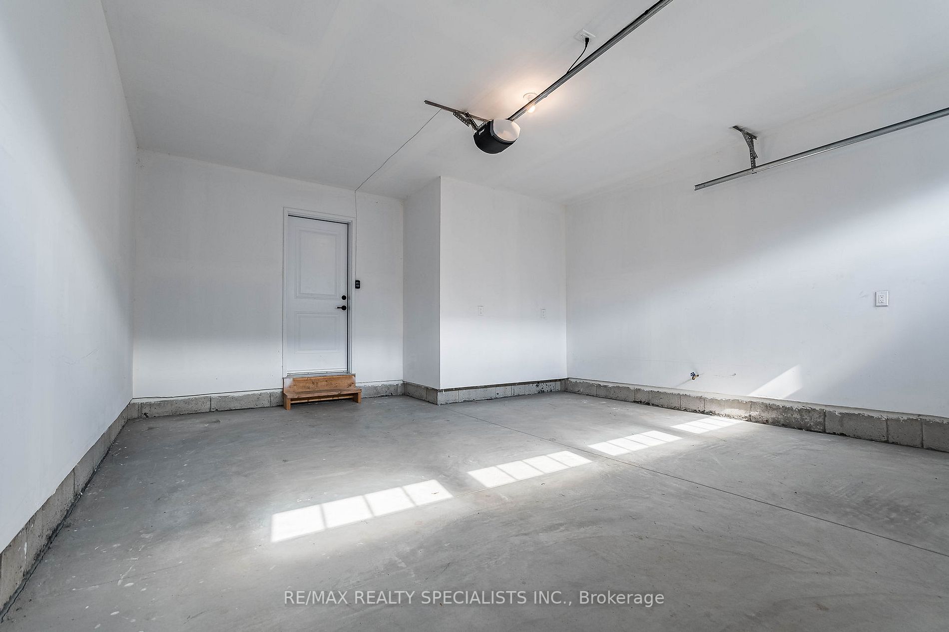 4311 MANN Street, #14