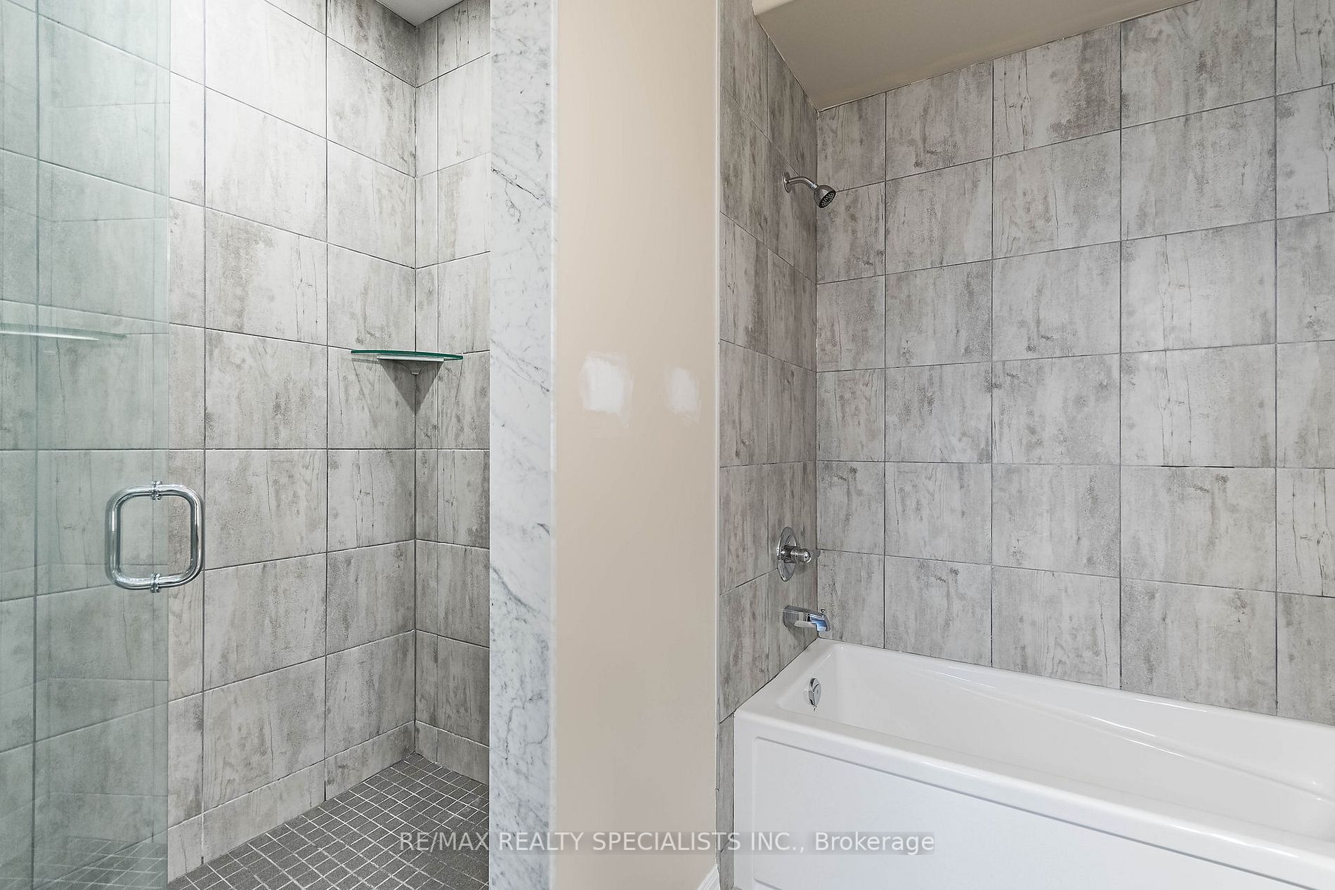 4311 MANN Street, #14