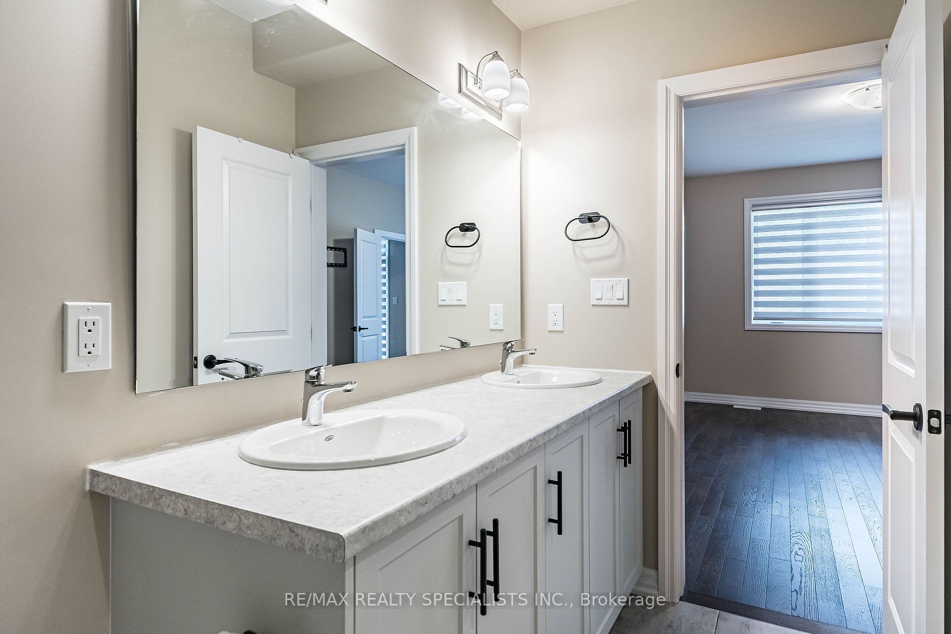 4311 MANN Street, #14