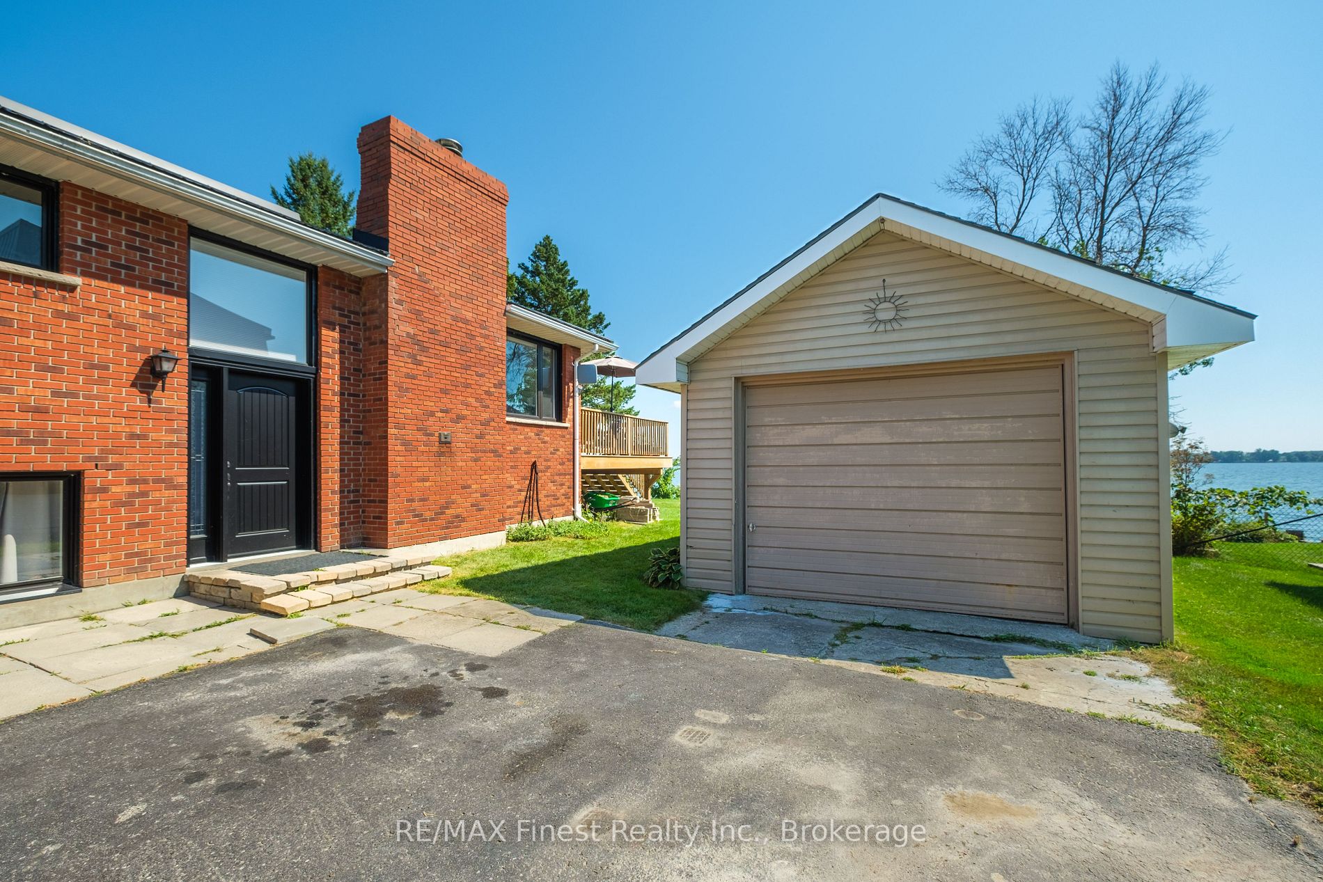 48 Bayview Dr
