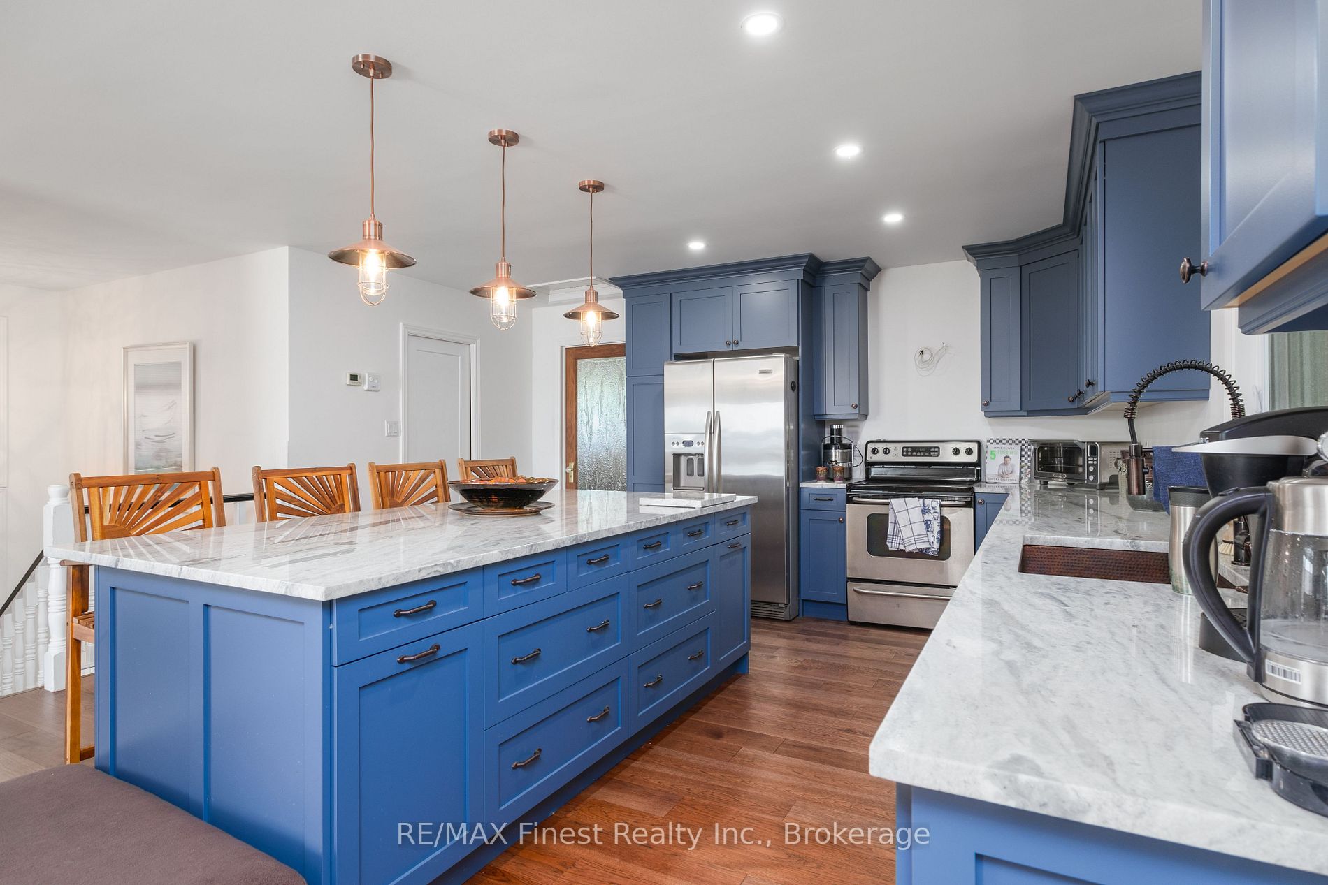 48 Bayview Dr