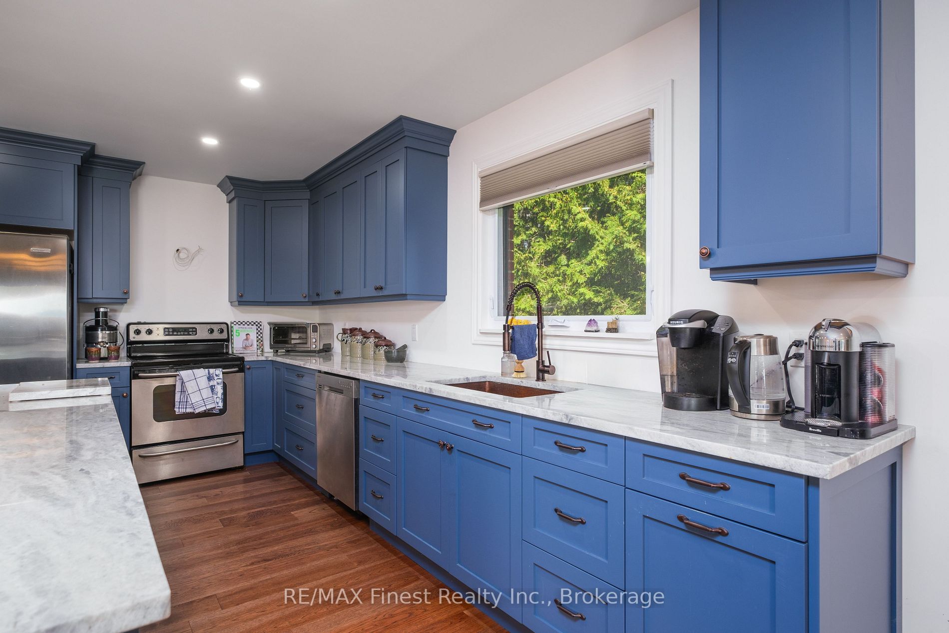 48 Bayview Dr