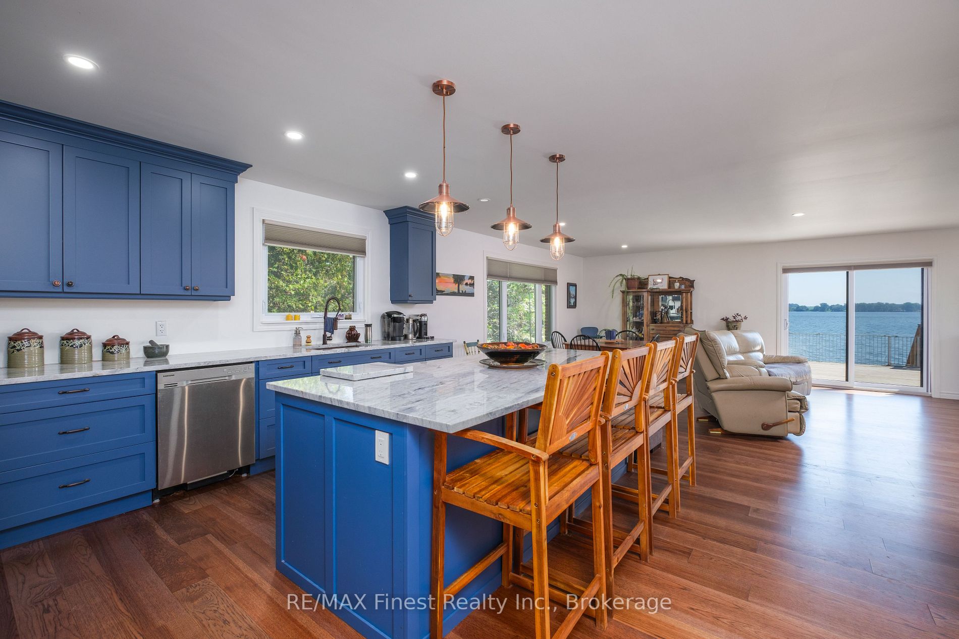 48 Bayview Dr