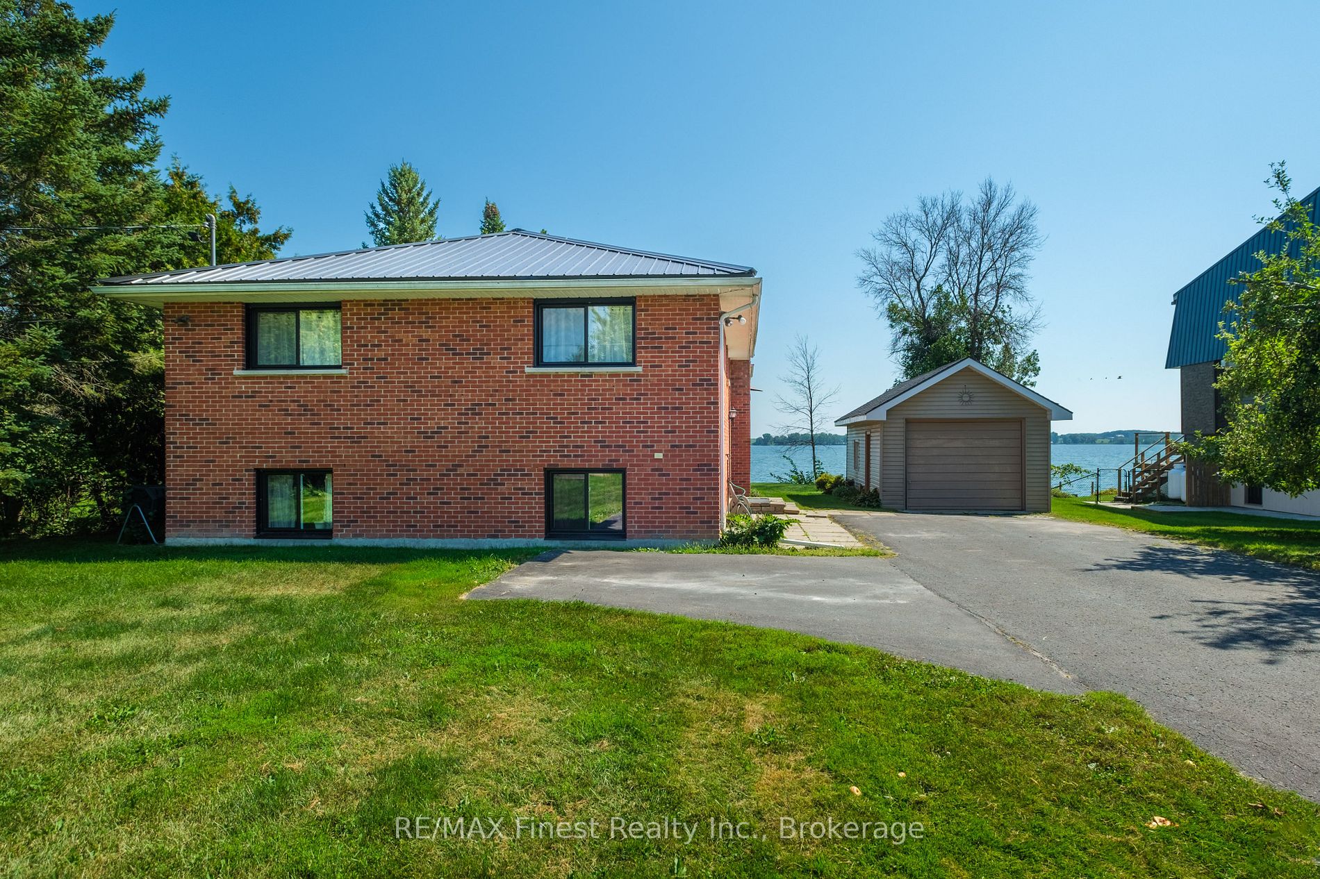 48 Bayview Dr