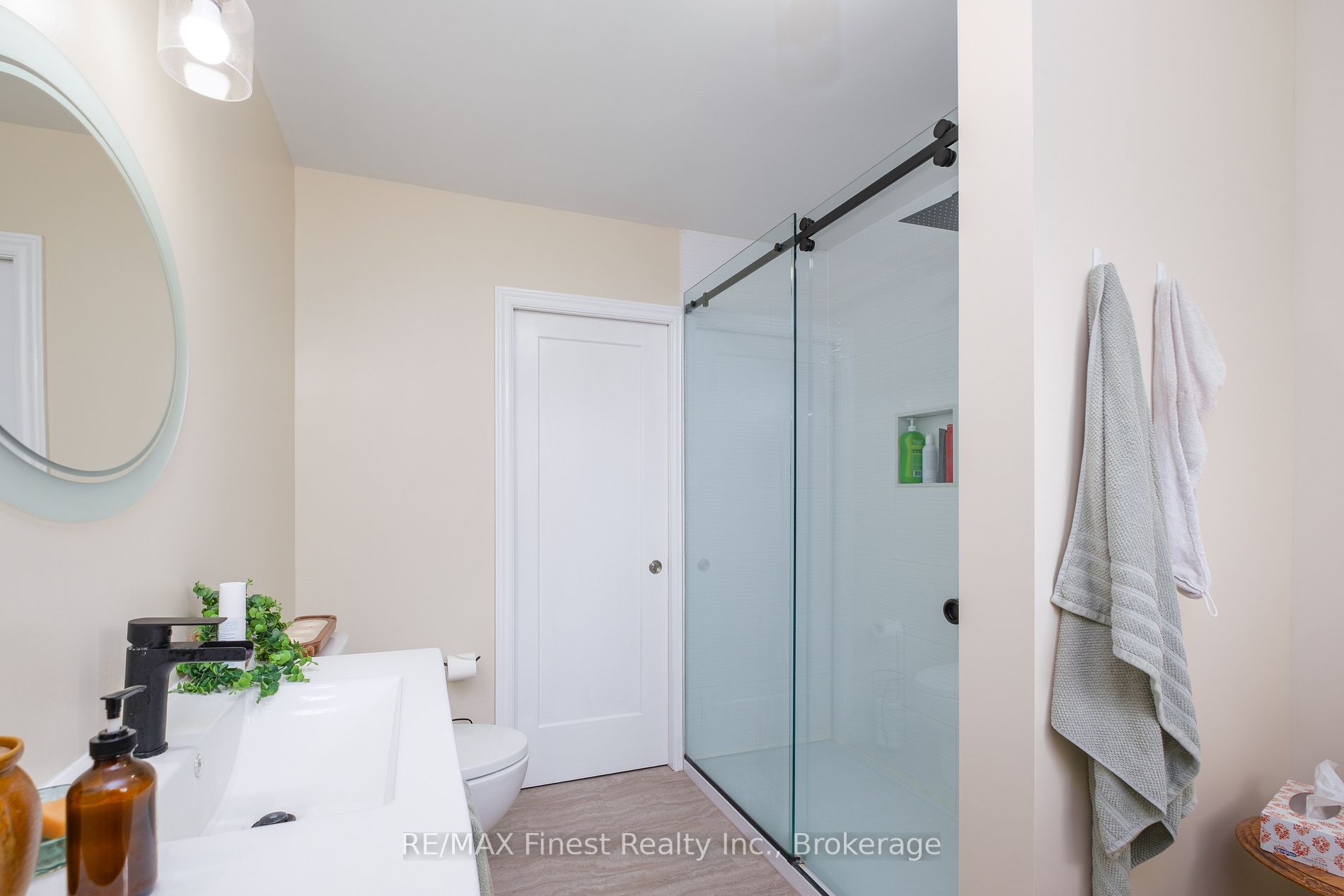48 Bayview Dr