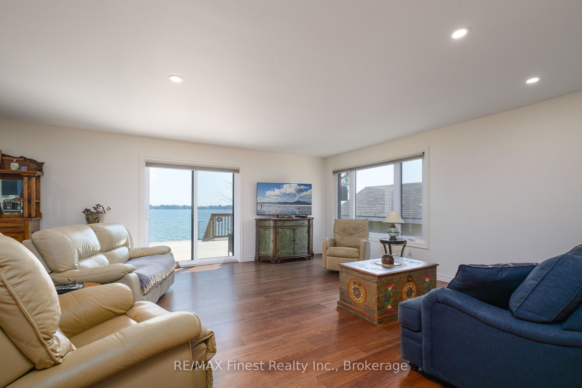 48 Bayview Dr