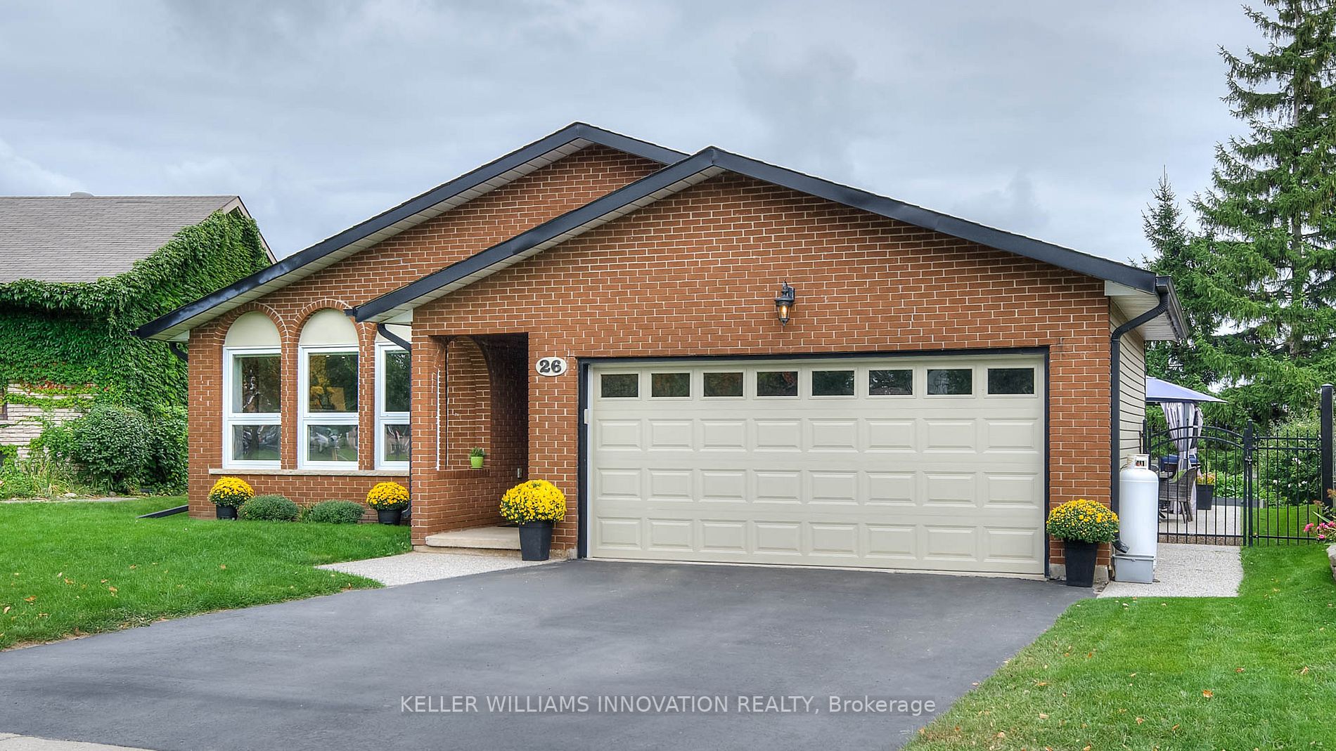 26 Four Seasons Crt