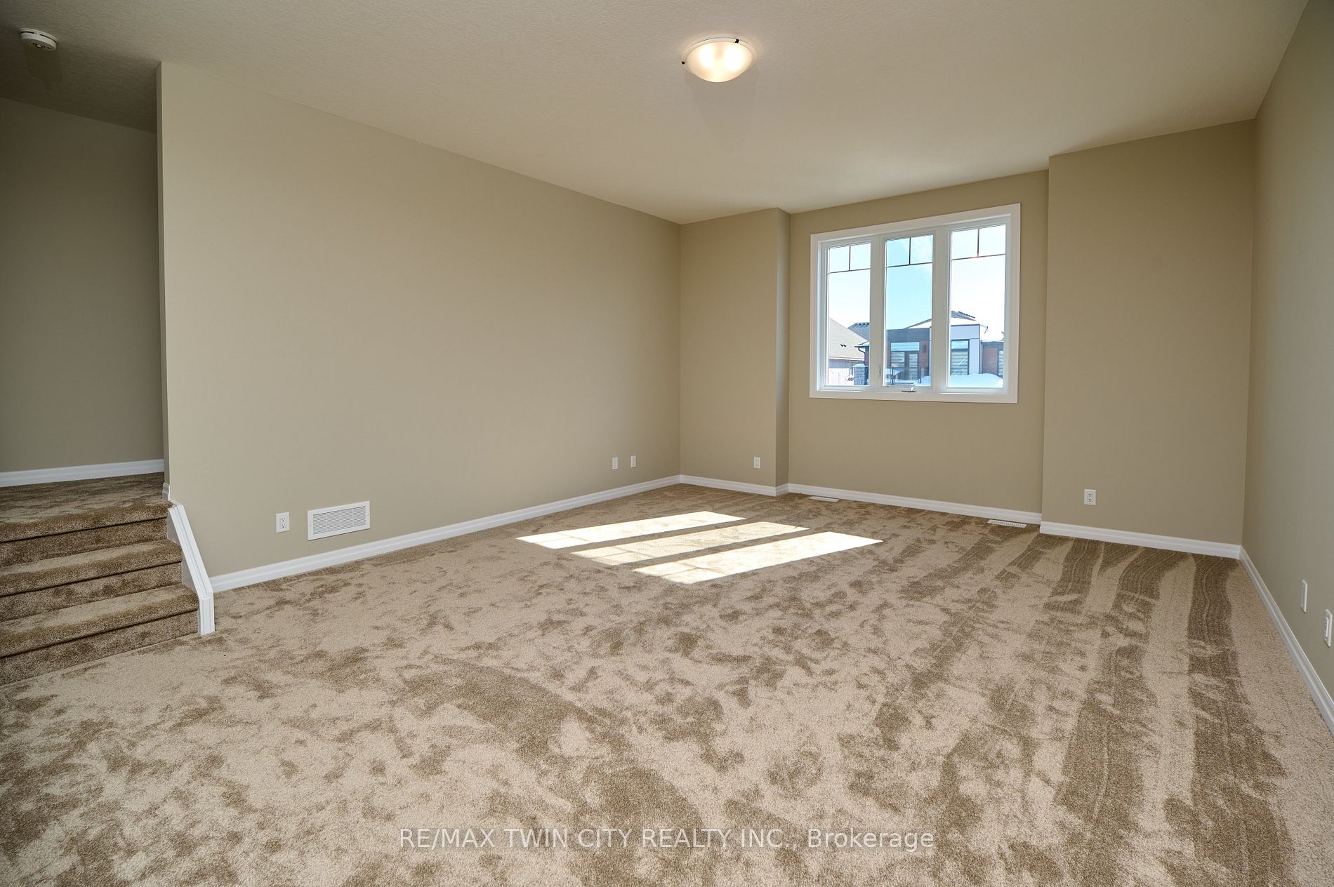 356 Chokecherry Crescent