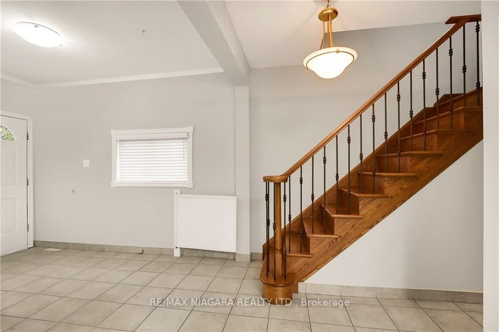 145 Welland Ave