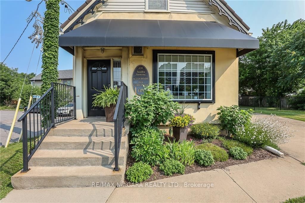 145 Welland Ave