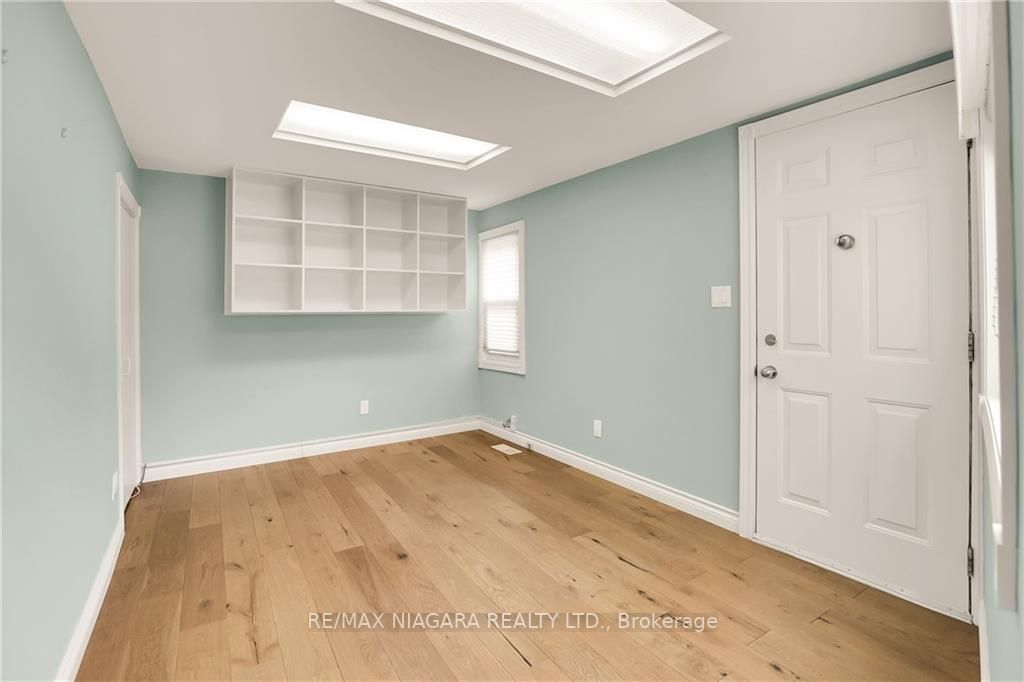 145 Welland Ave