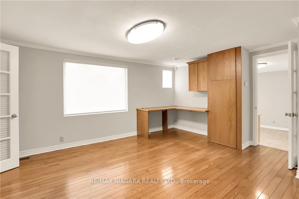 145 Welland Ave