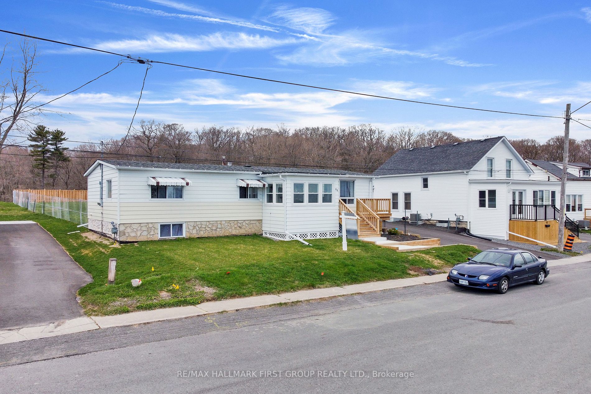 64 Alexander St