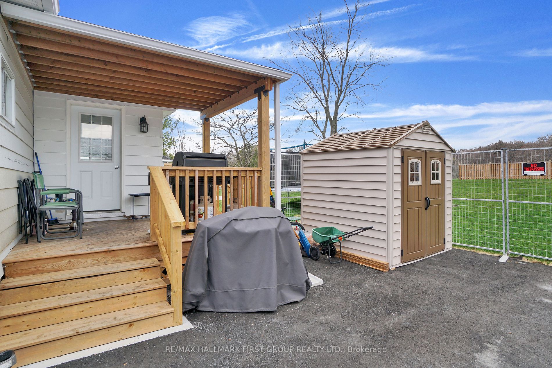 64 Alexander St
