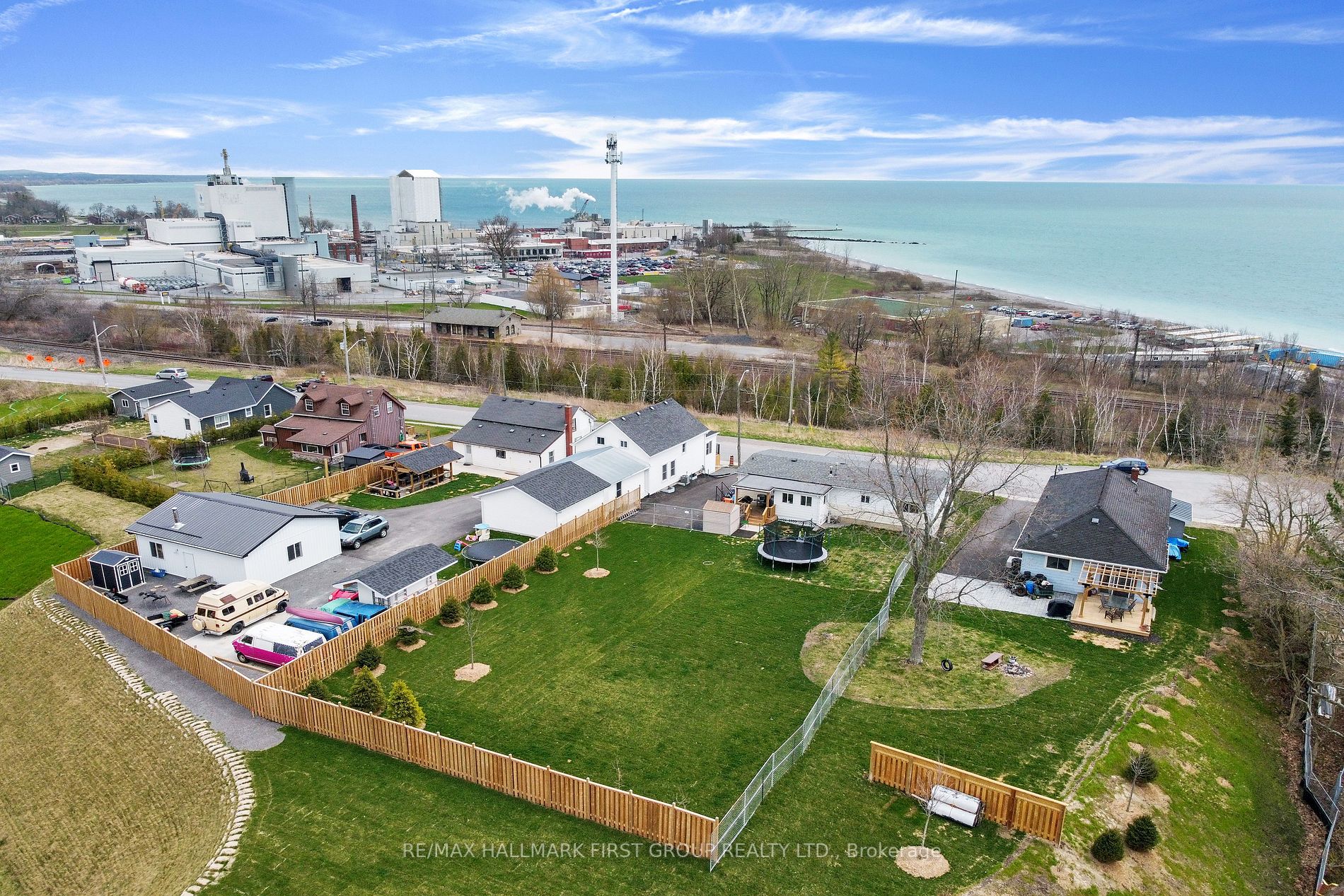 64 Alexander St