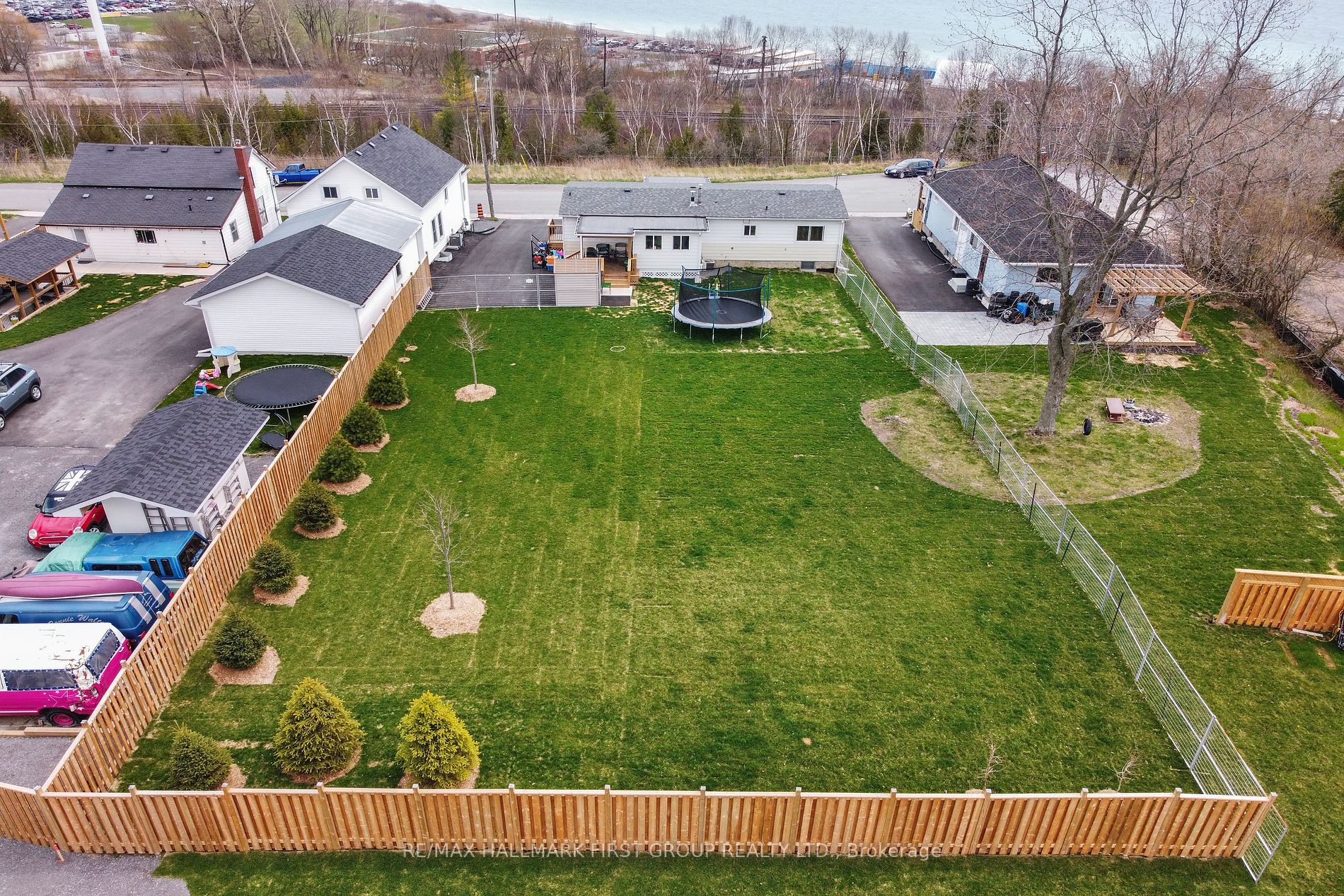 64 Alexander St