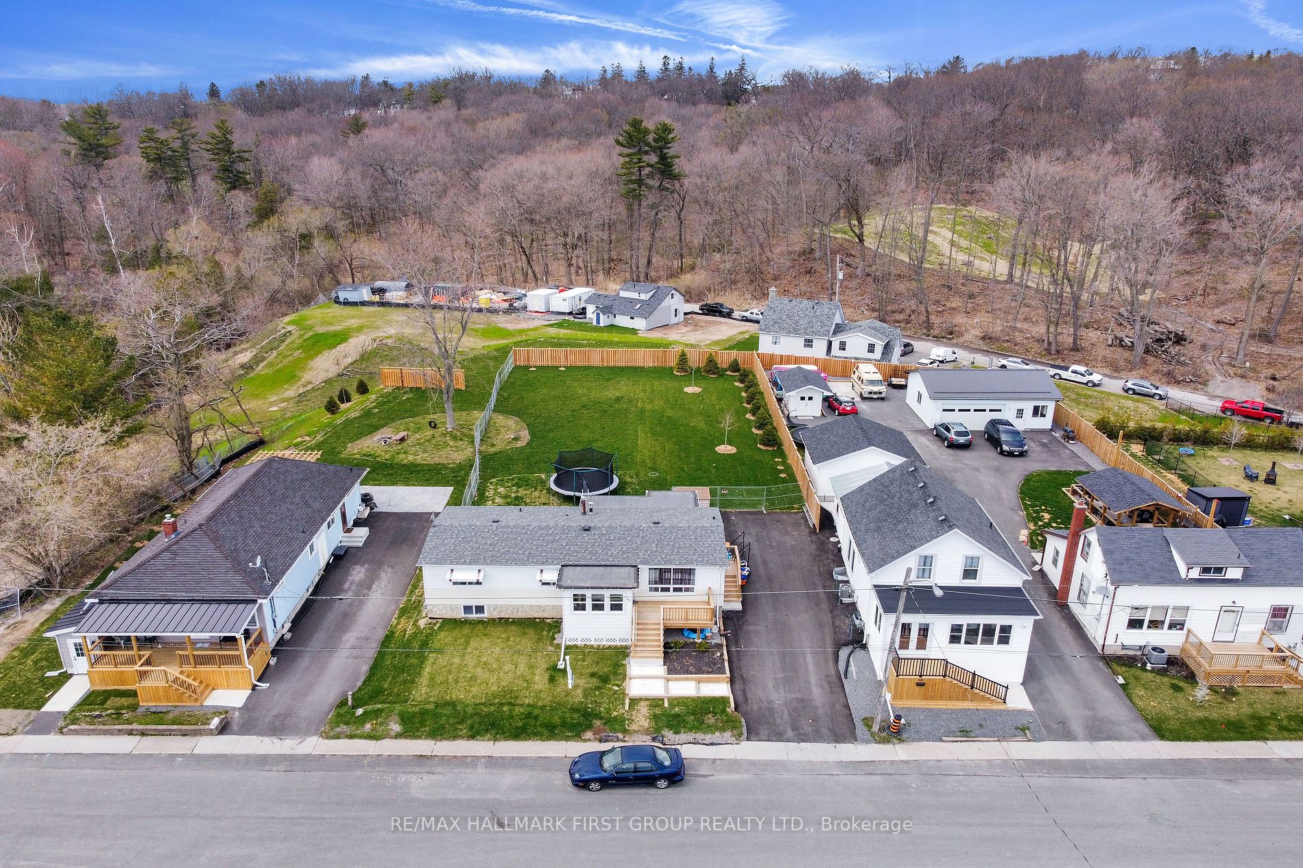 64 Alexander St