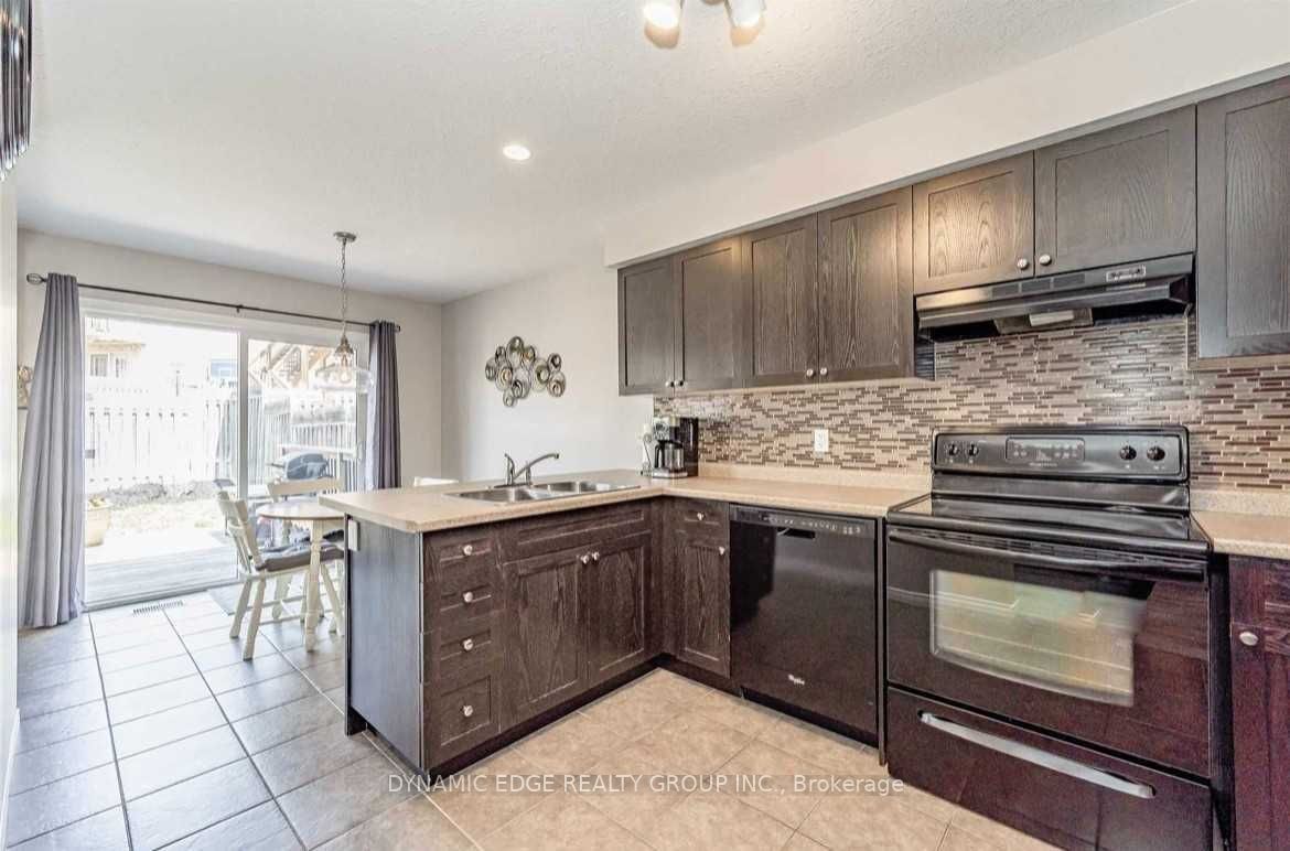 22 Davison Dr