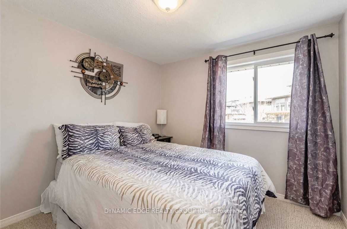 22 Davison Dr