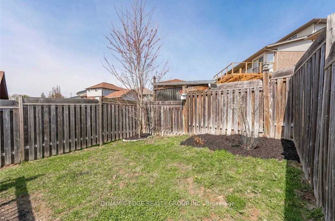 22 Davison Dr
