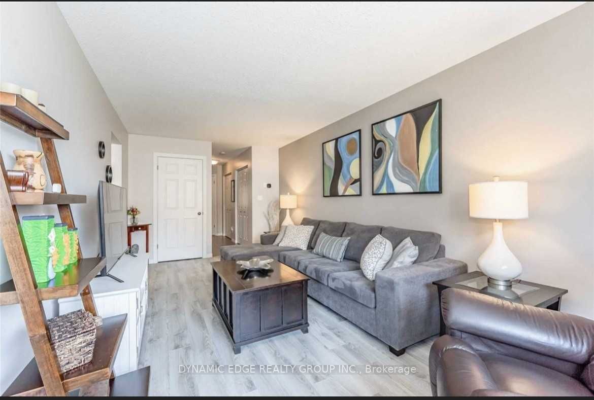 22 Davison Dr