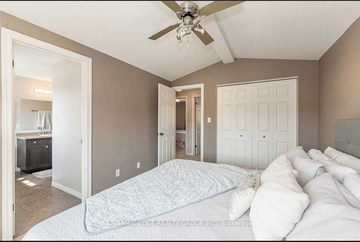 22 Davison Dr