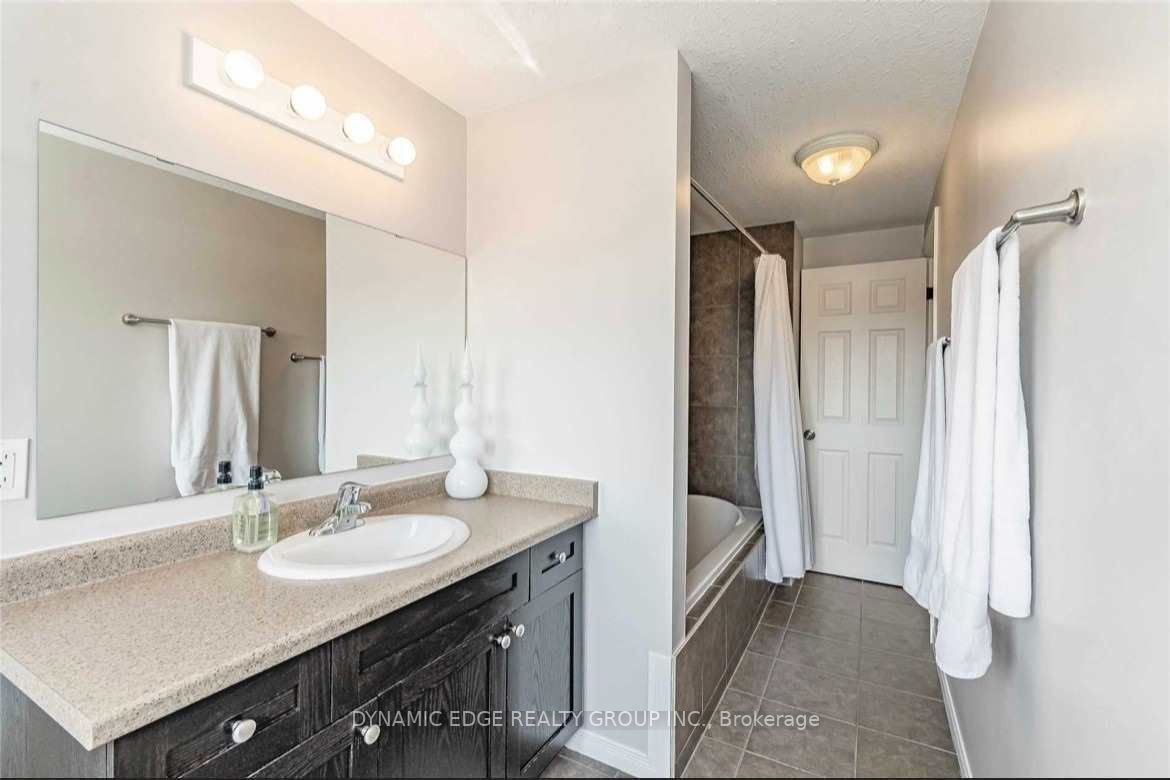 22 Davison Dr