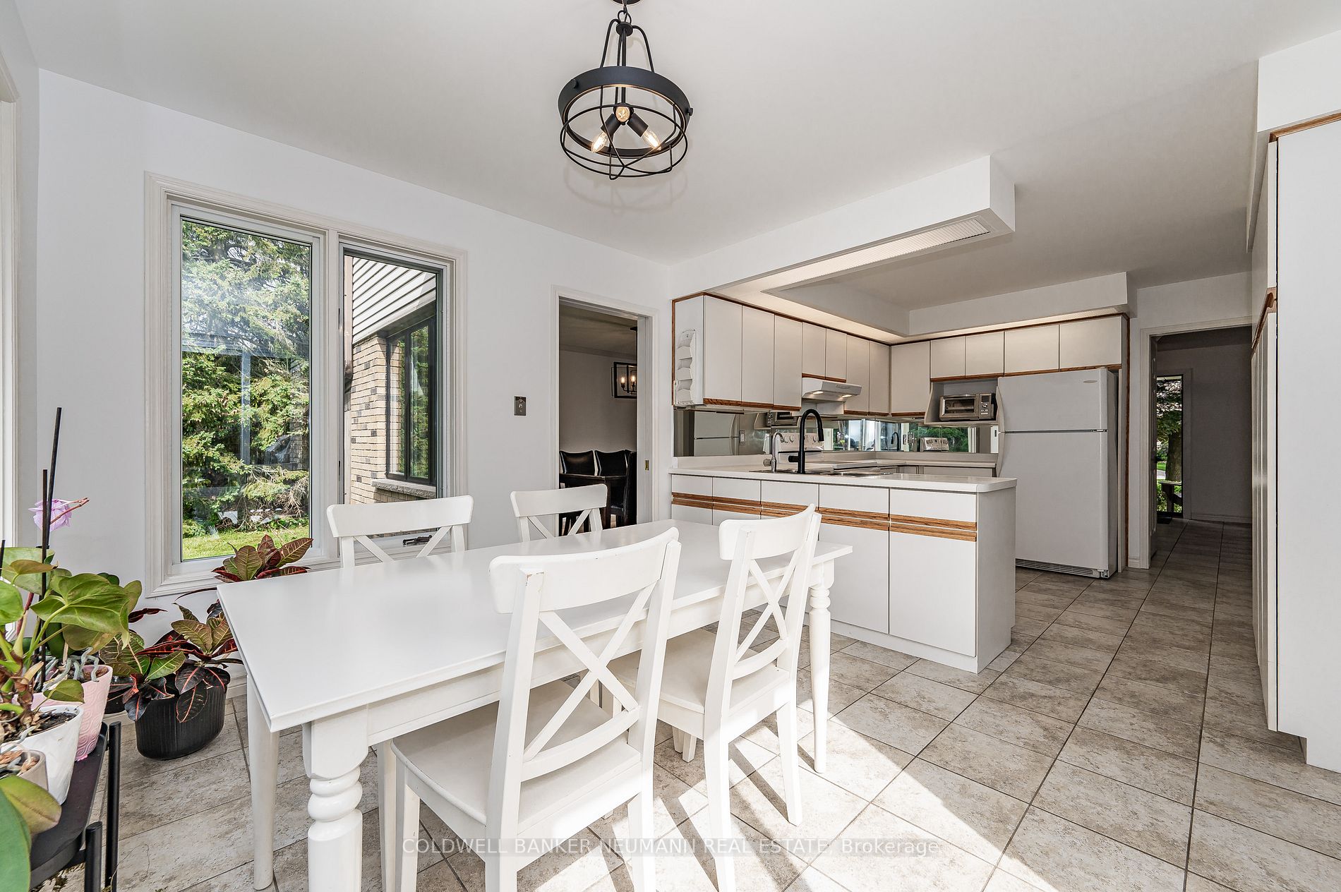 16 Fernbank Place