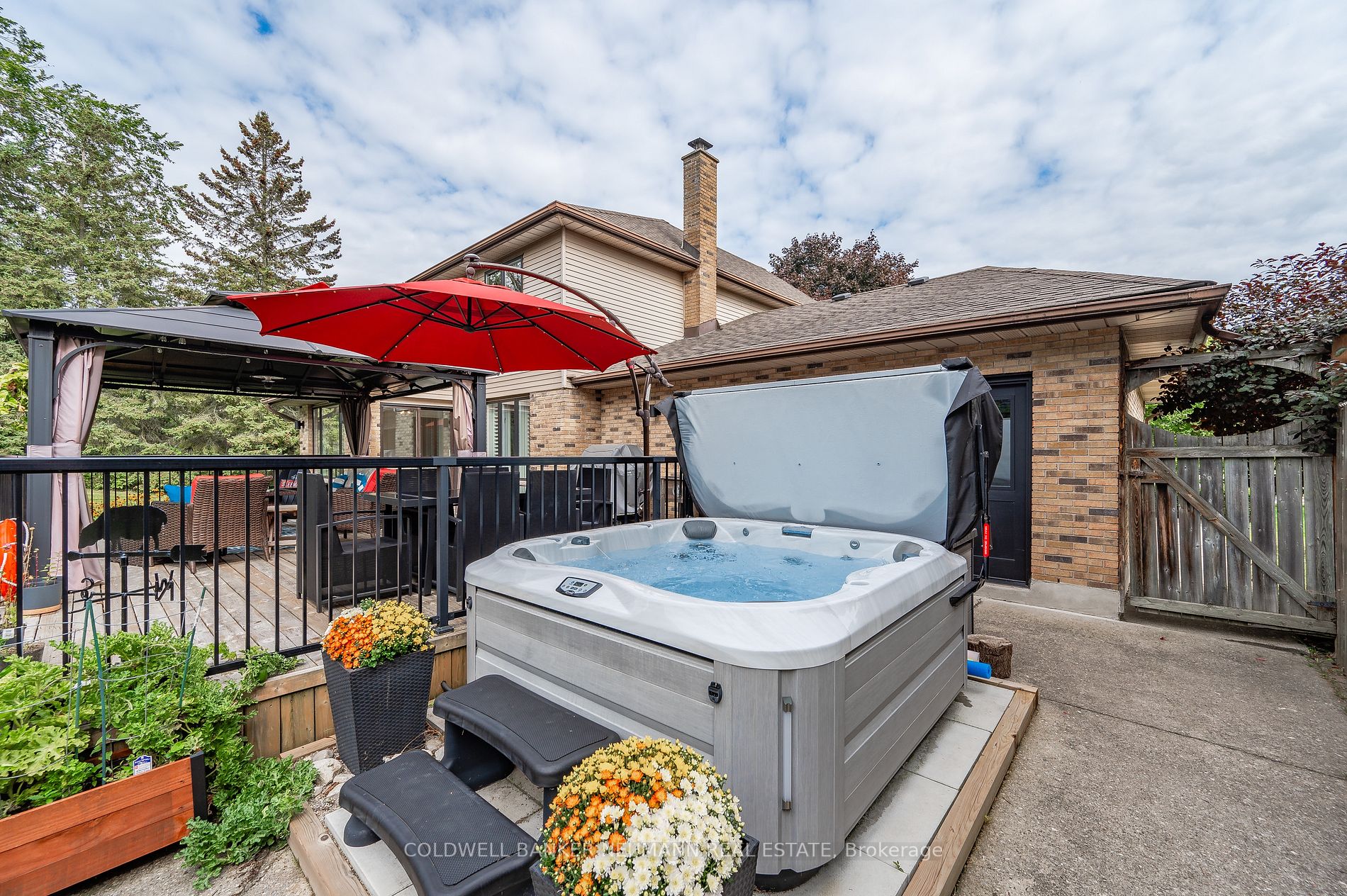 16 Fernbank Place