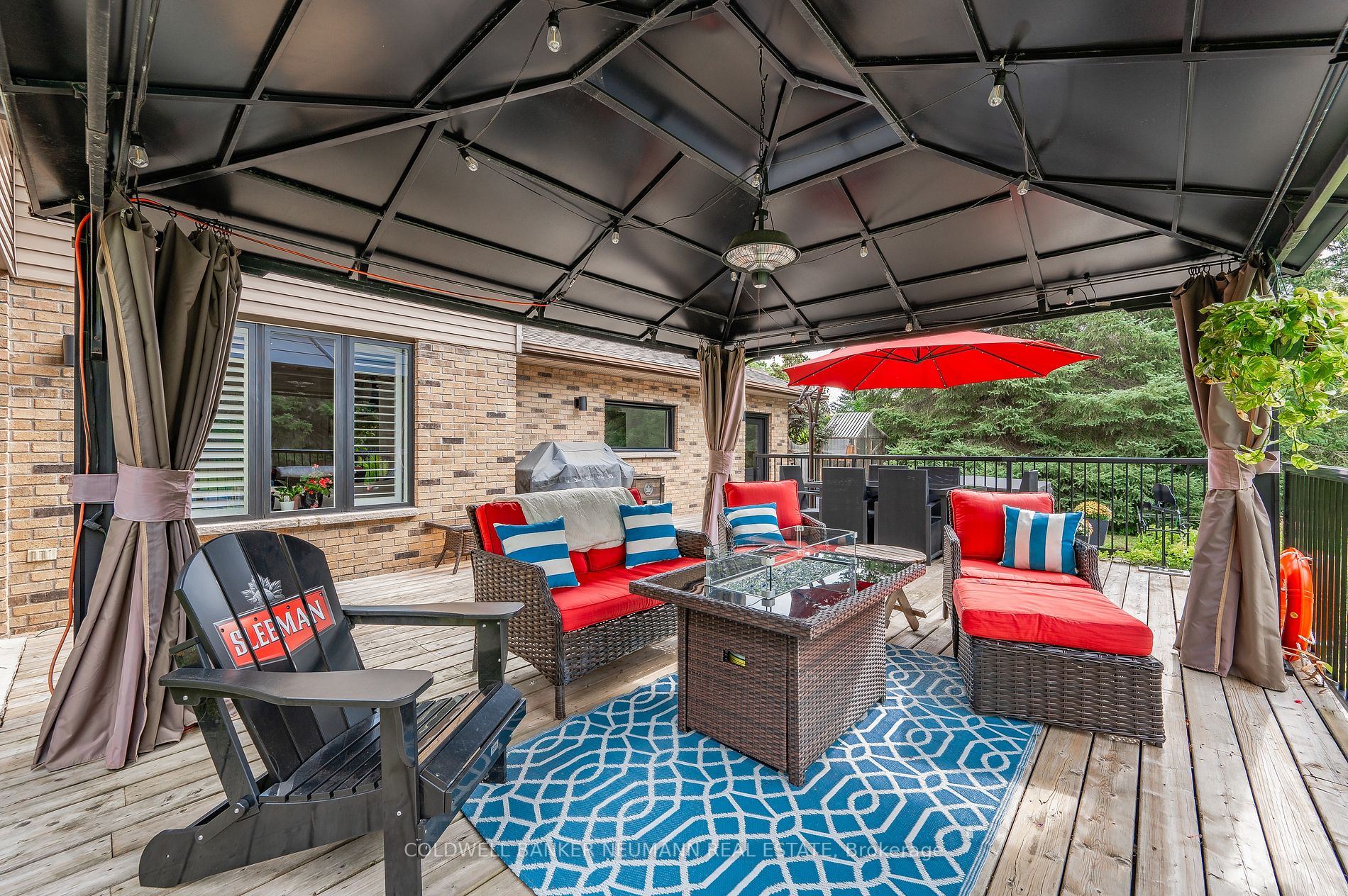 16 Fernbank Place