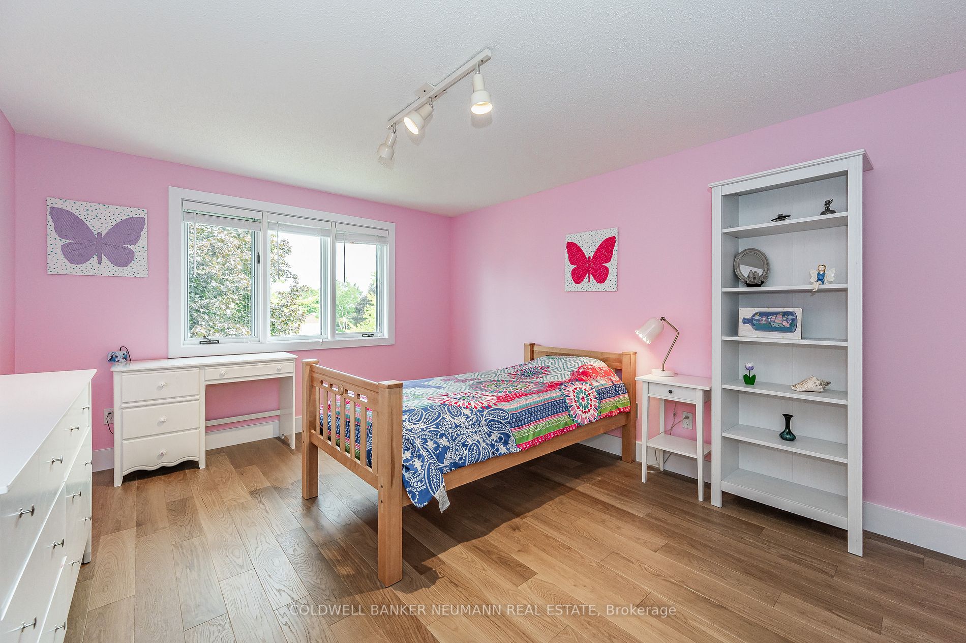 16 Fernbank Place
